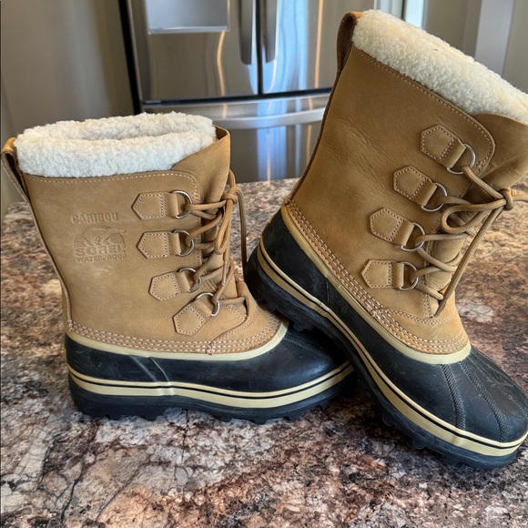 Sorel Caribou Tan and Black Winter Boots - Picture 4 of 8